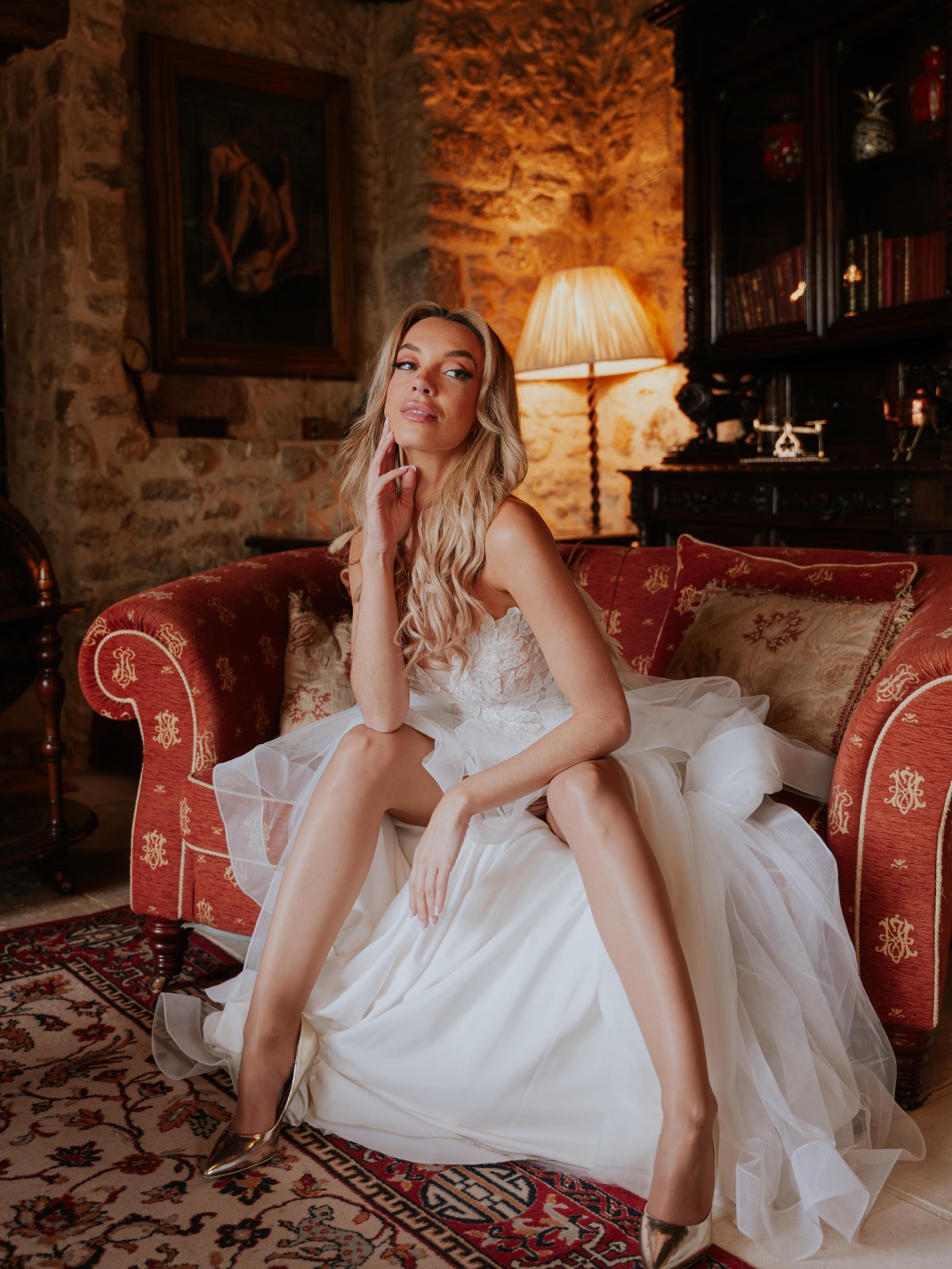 Robe corsetée en tulle dans un décor de château